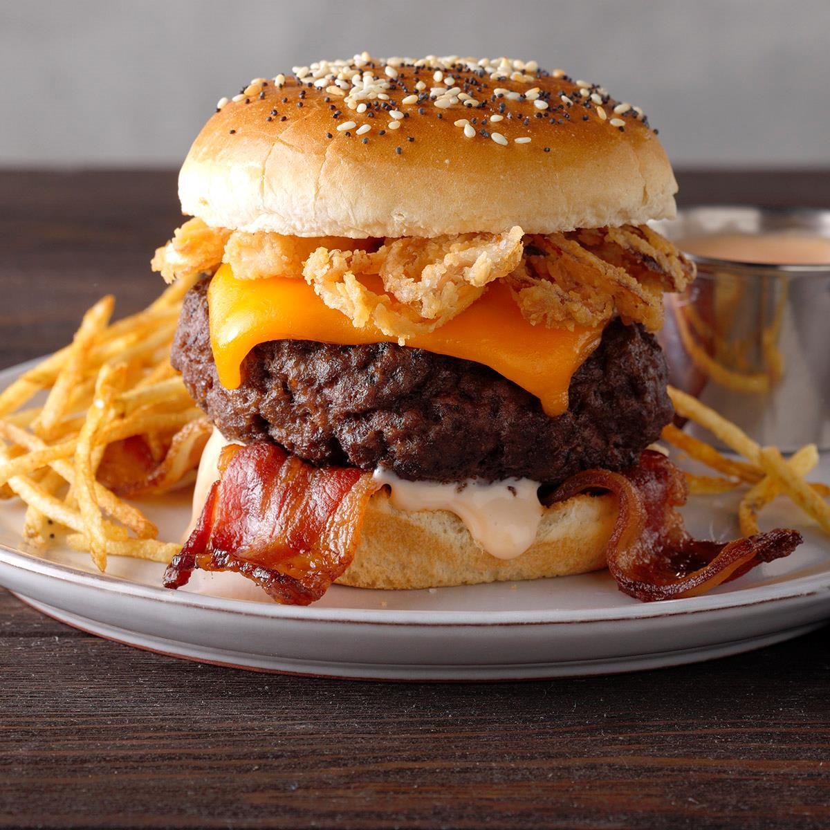 Bacon cheeseburger with fry sauce