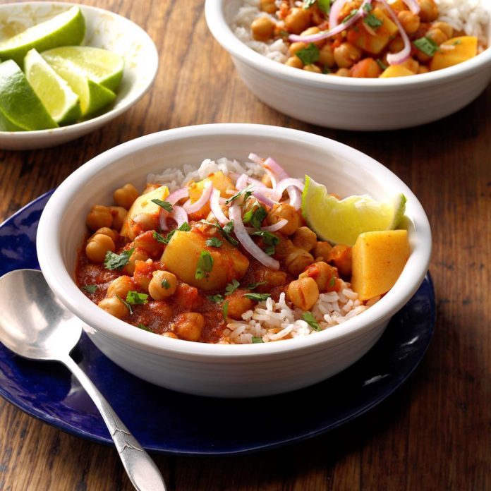 Pressure-Cooker Chickpea and Potato Curry