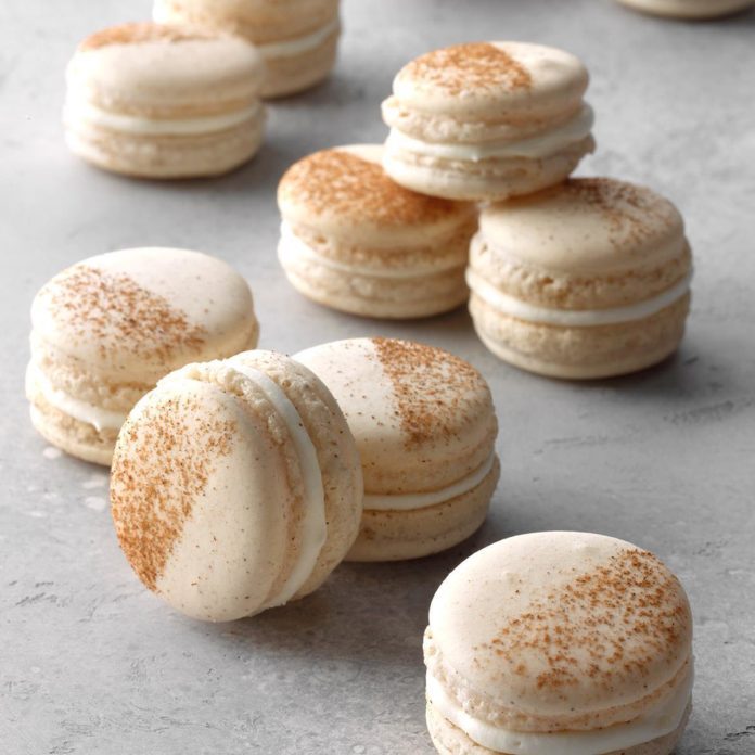 Cinnamon roll macarons