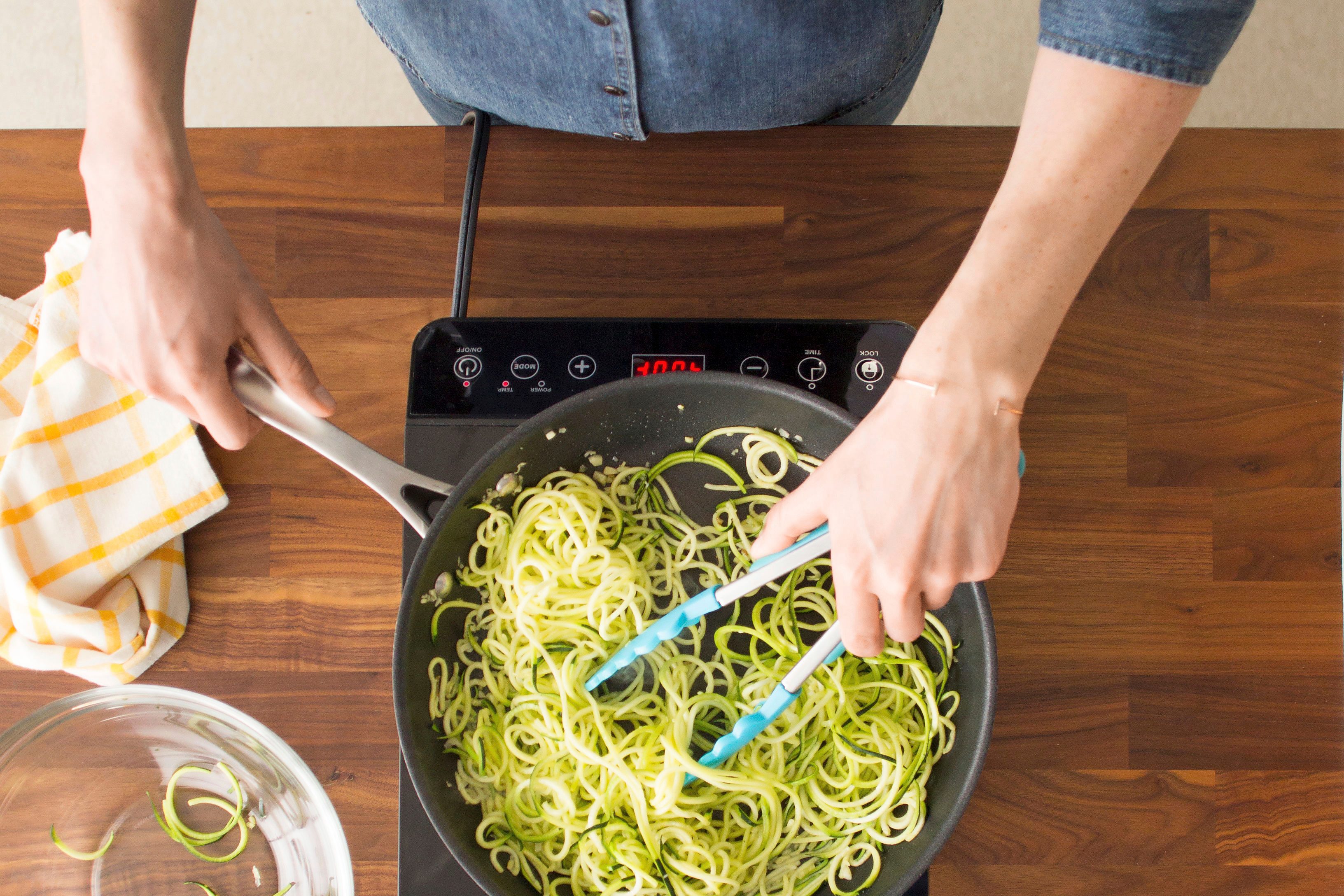 How to Make Zucchini Noodles with or without a Spiralizer