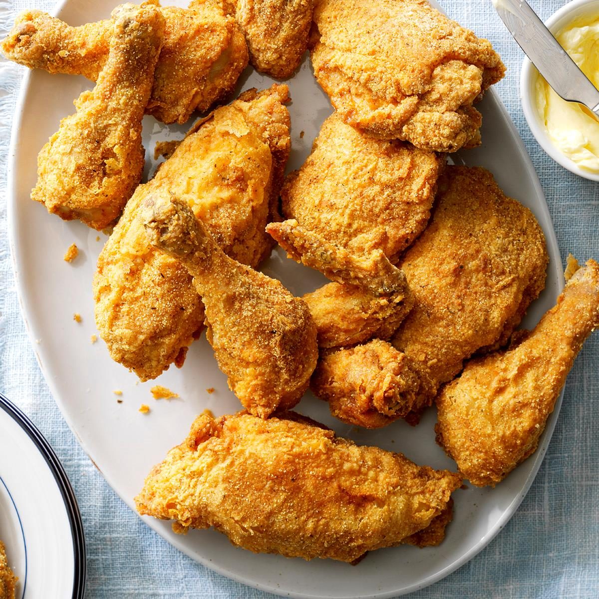 https://www.tasteofhome.com/wp-content/uploads/2017/09/Potluck-Fried-Chicken_EXPS_MTCBBZ17_18707_B02_23_2b.jpg?fit=700%2C700