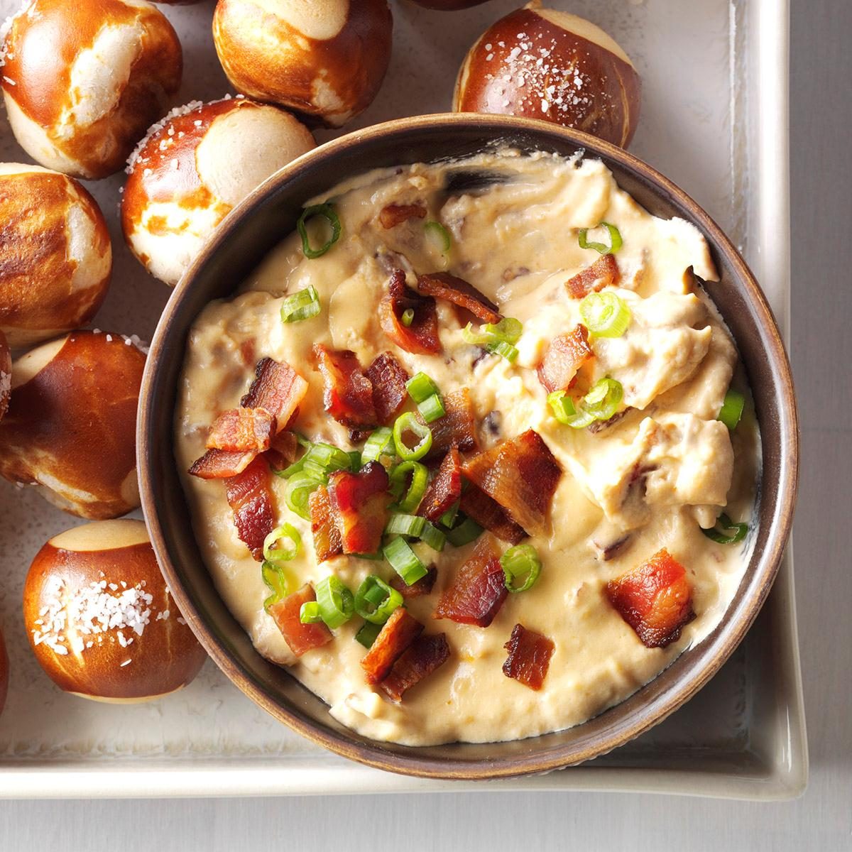 Slow Cooker Cheddar Bacon Beer Dip