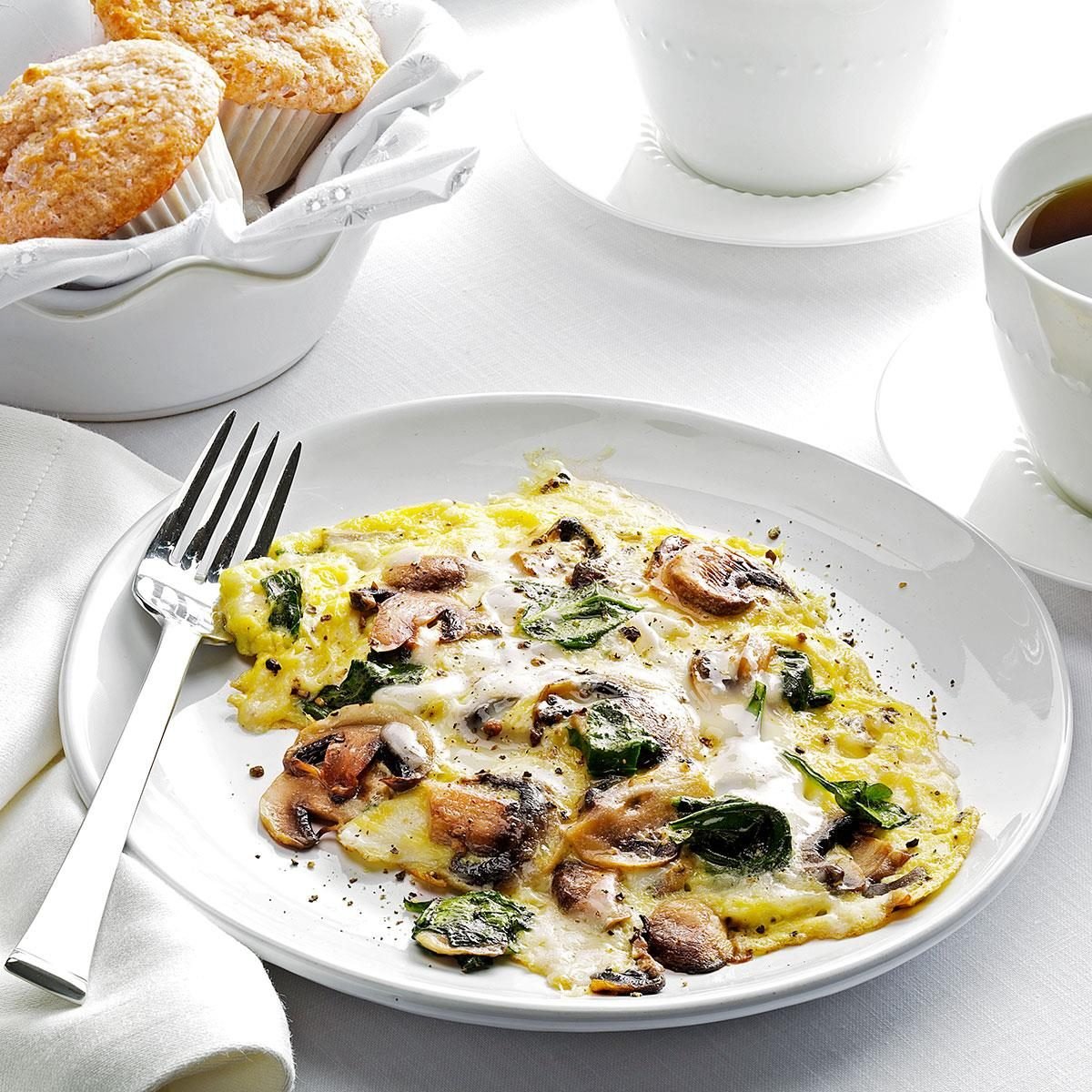 Skillet Eggs with Mushrooms And Bacon Recipe