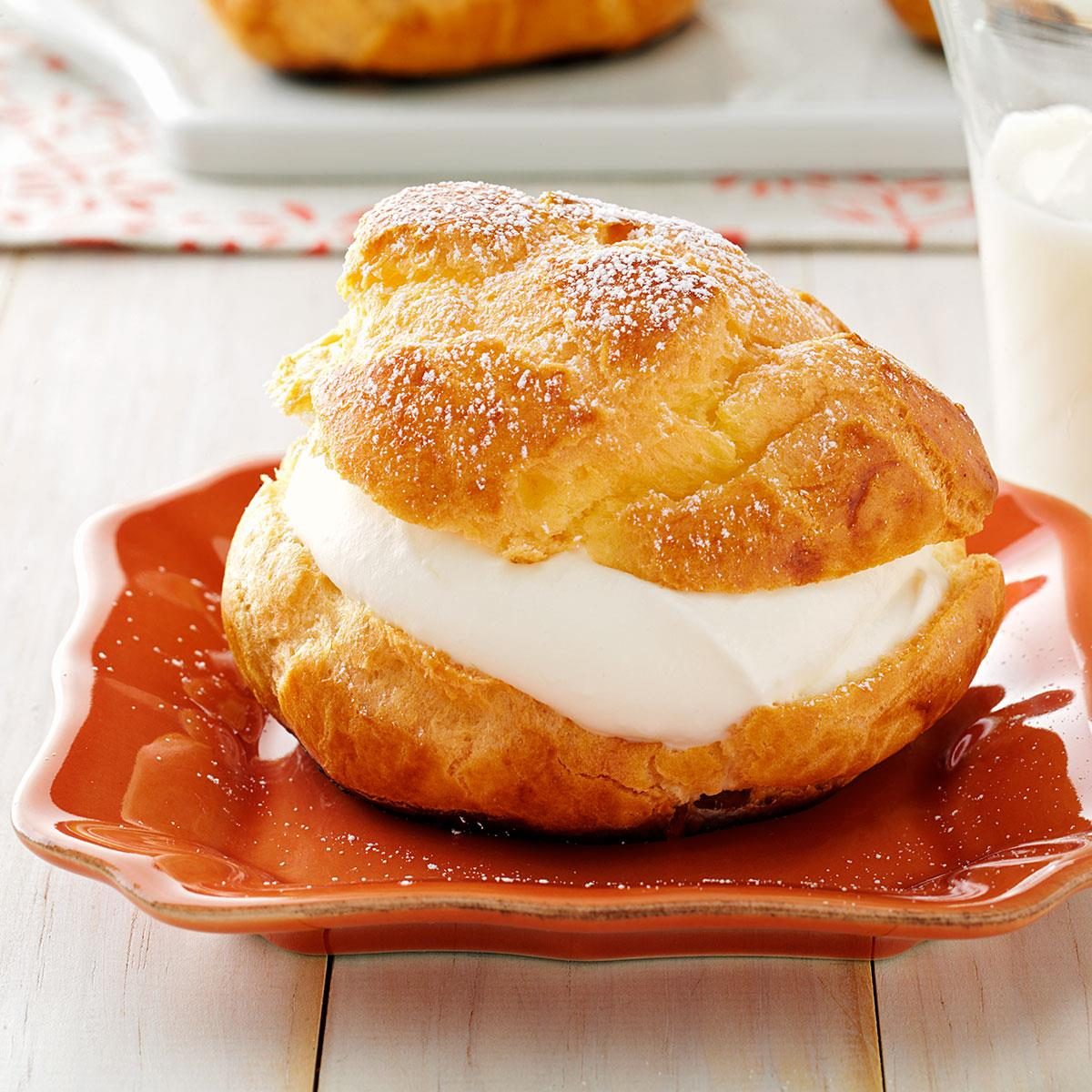 State fair cream puff