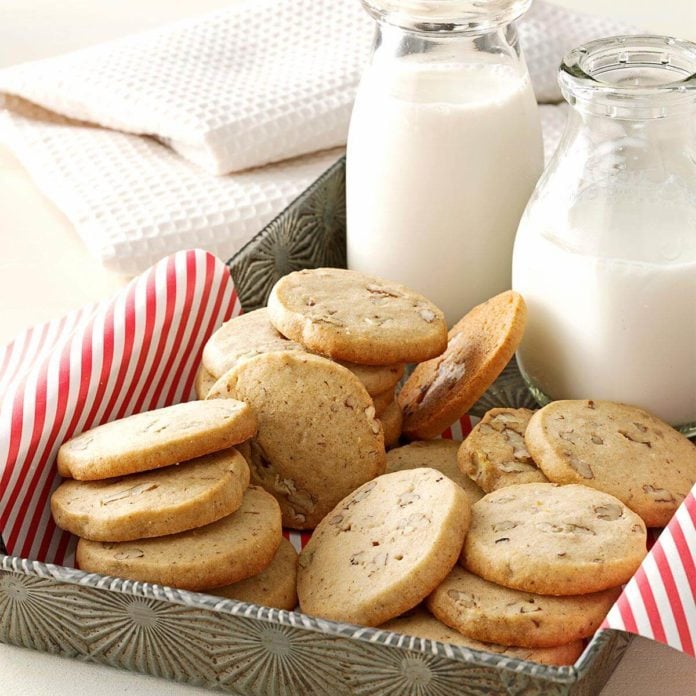 Aunt Ione’s Icebox Cookies