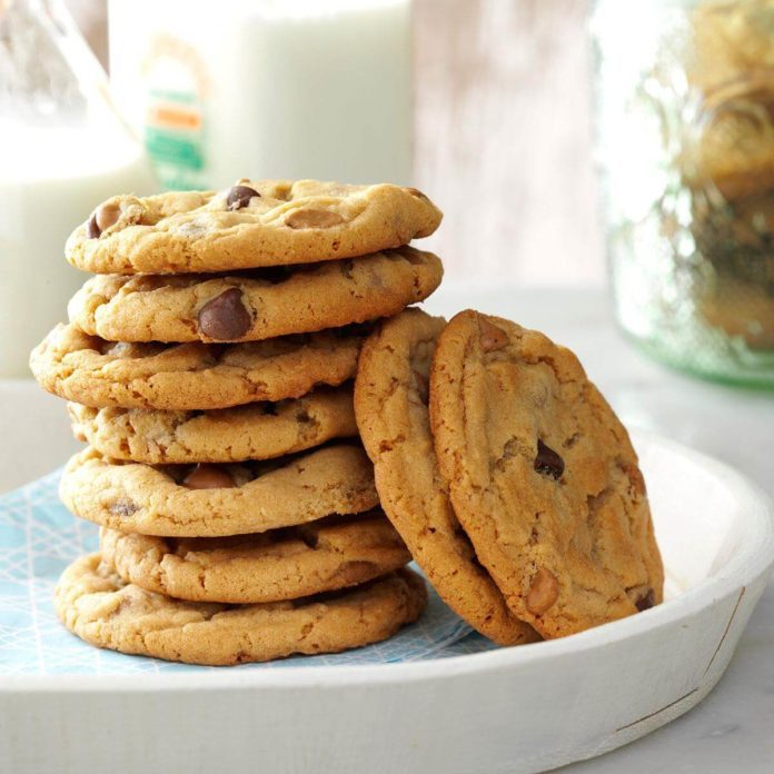 We Tried 6 Brands To Find The Best Chocolate Chip Cookies Taste