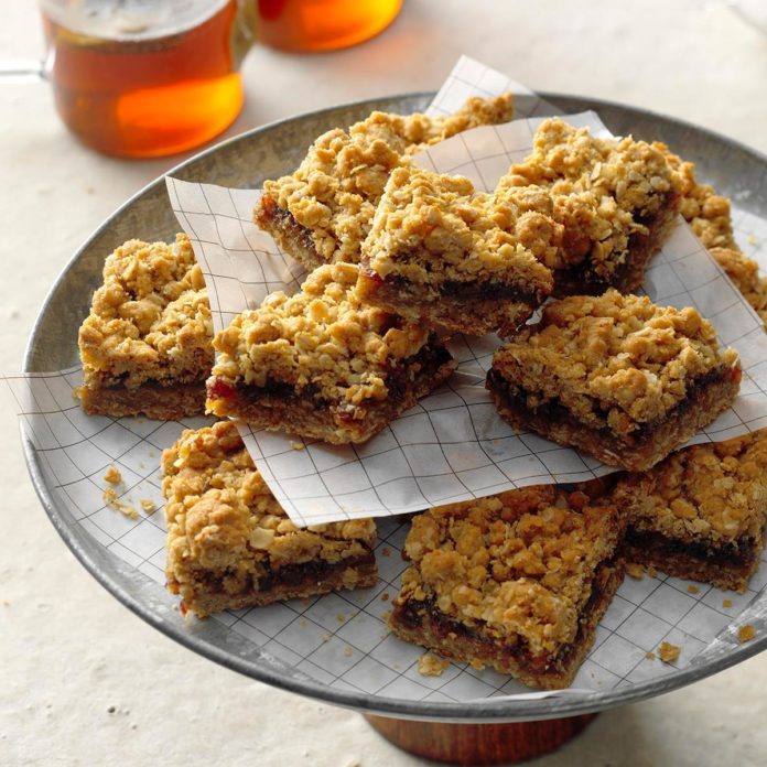 Date Oatmeal Bars