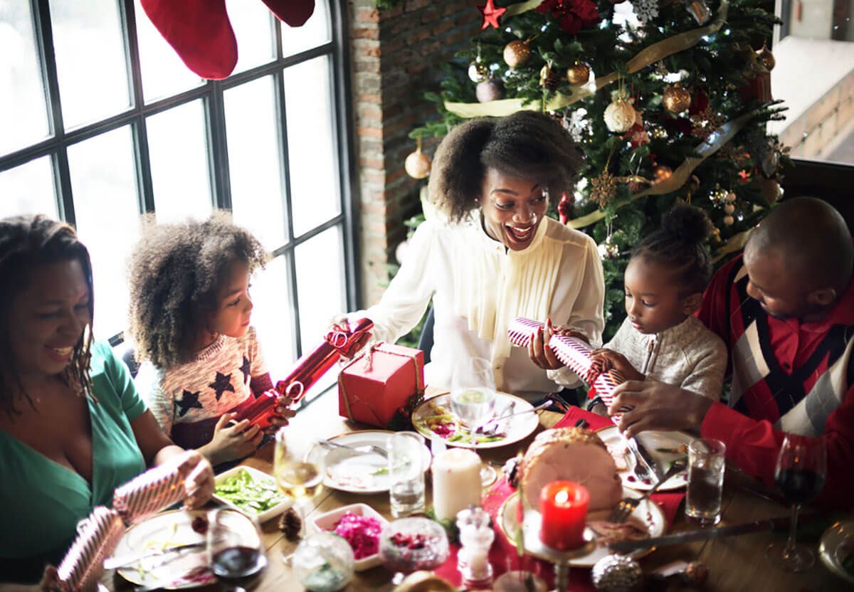 5 tips for hosting a holiday party in your apartment.