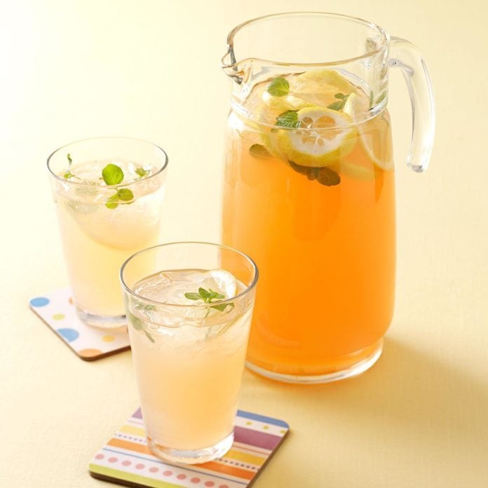 Fresh Peach Lemonade