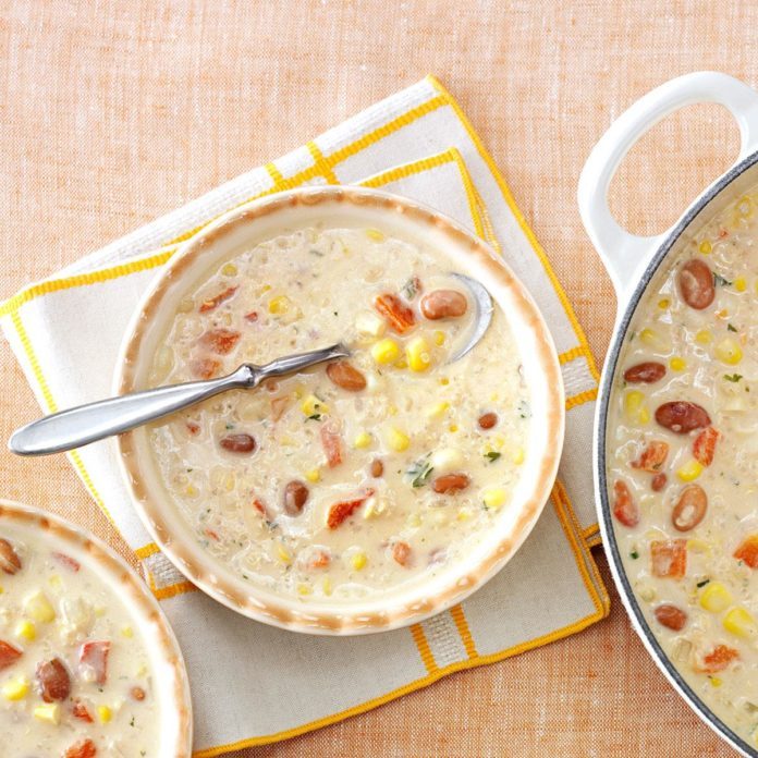 Kentucky: Hearty Quinoa & Corn Chowder 