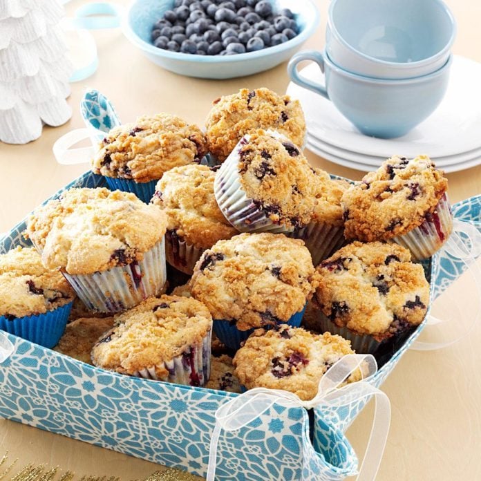 Mississippi: Lemon-Streusel Blueberry Muffins