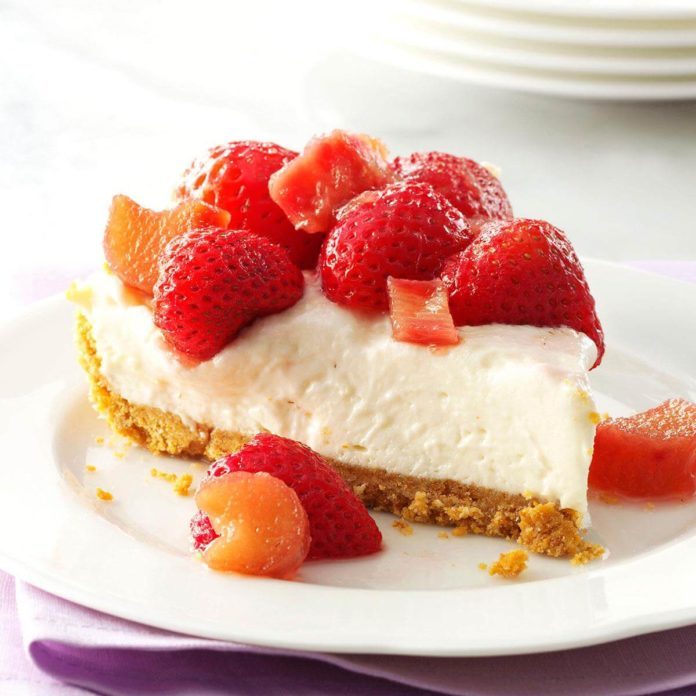 Rhubarb Berry Cheesecake Pie