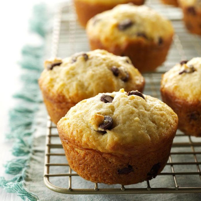 Idaho: Sour Cream Chip Muffins 