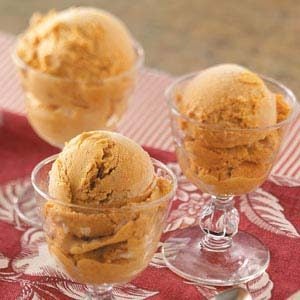 Homemade Pumpkin Ice Cream Recipe Taste Of Home   Exps35944 HC1154010A10 03 4b 