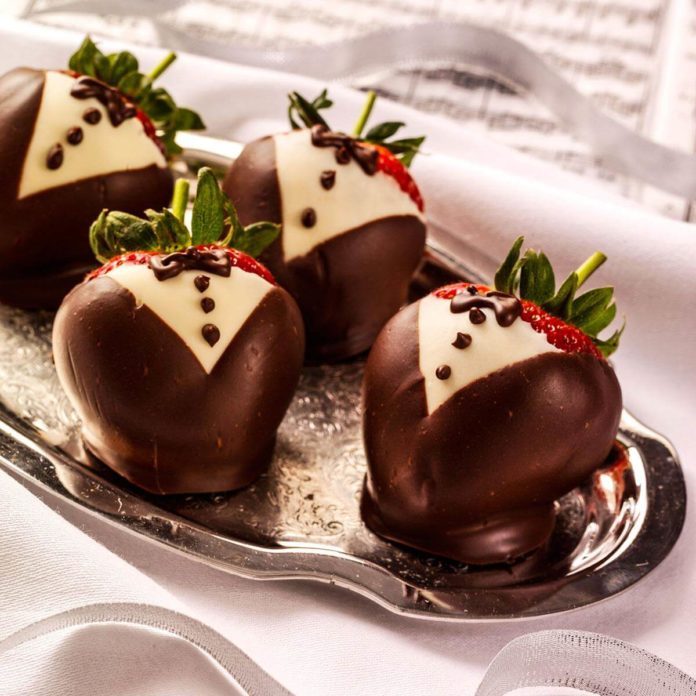 Tuxedo Strawberries Recipe  Taste of Home