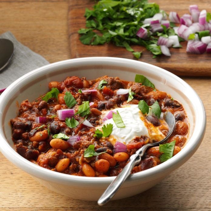 Sunday: Bean & Beef Slow-Cooked Chili