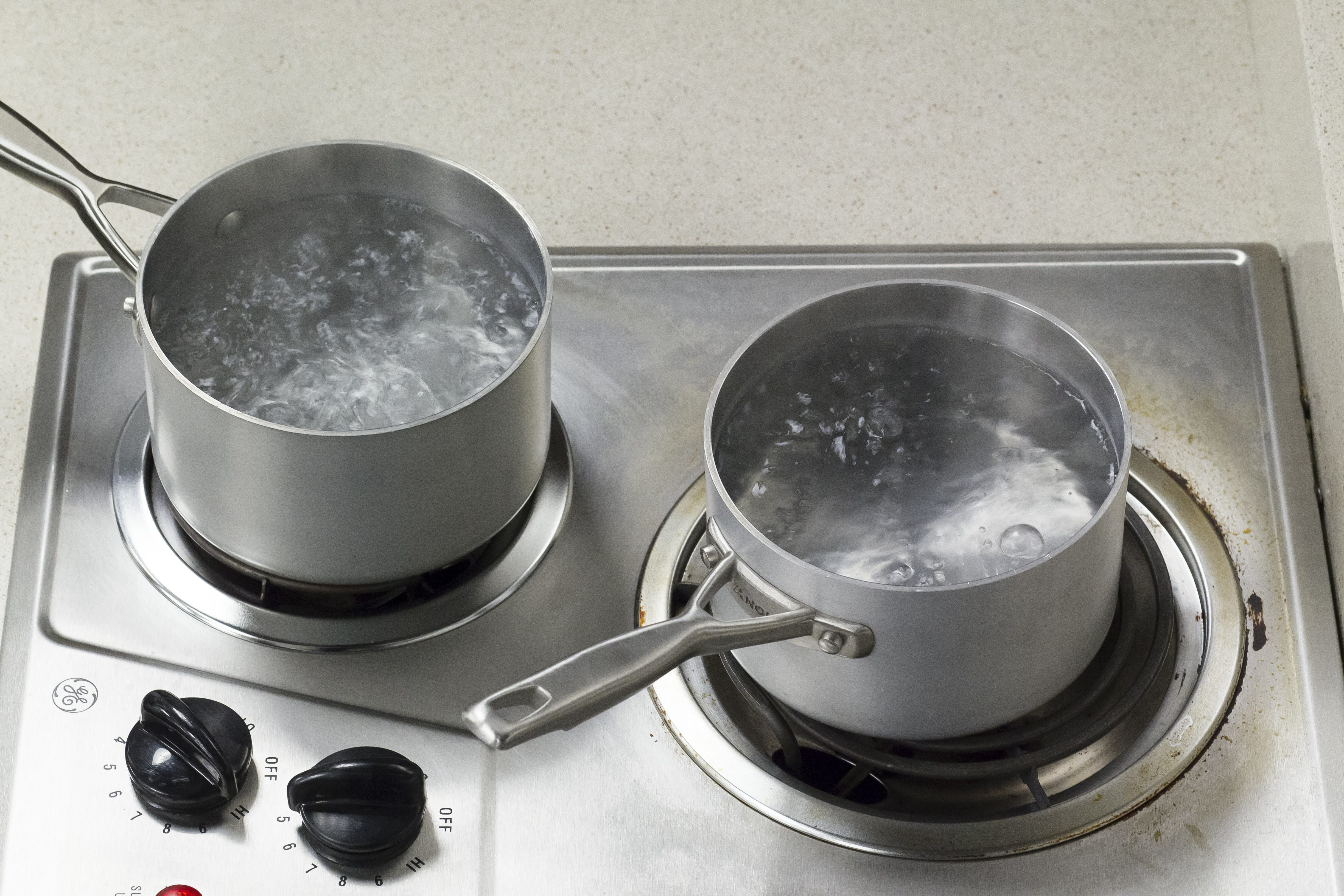 What is a Rolling Boil, Bring a Pot of Water to A Rolling Boil