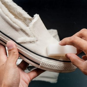 How to CLEAN Your Keyboard: Cleaning Gel, Magic Eraser & Baby Wipes 