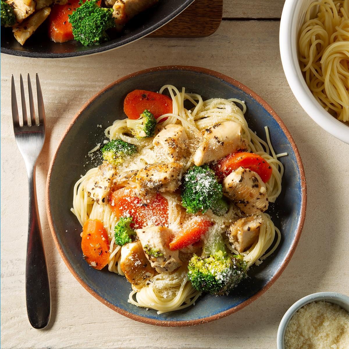 Angel Hair Pasta With Chicken Exps Ft20 38224 F 0122 1 3 A