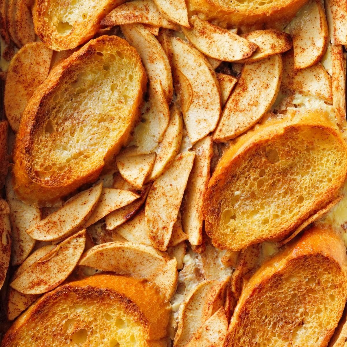Apple Cinnamon Baked French Toast Exps Hccb22 5297 E09 10 7b V2