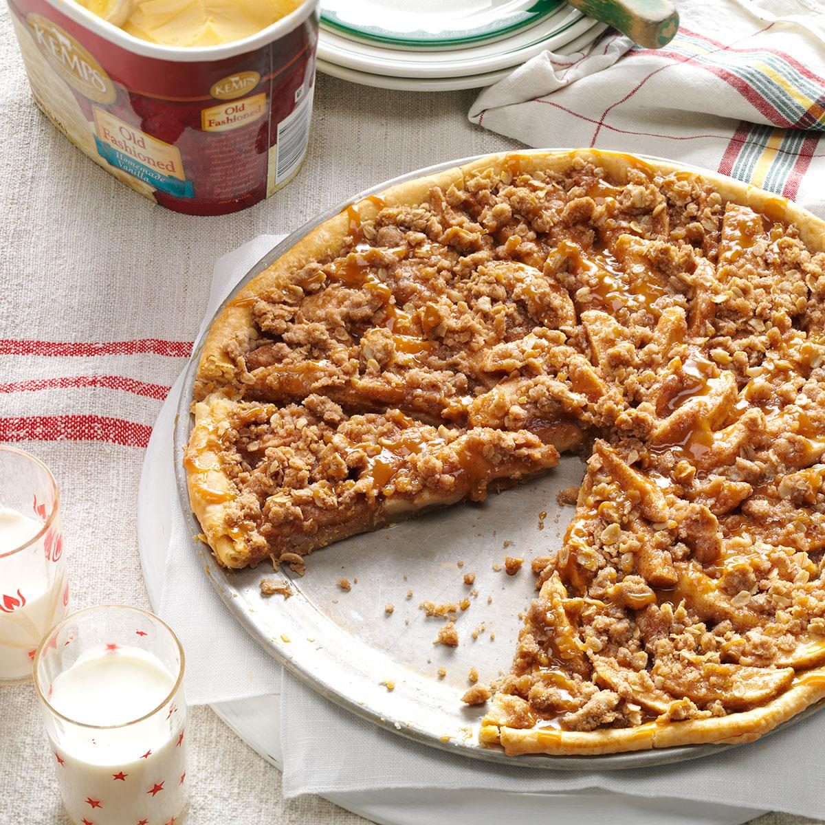 Apple Crisp Pizza Exps1135 Tg133212b05 24 5b Rms 9