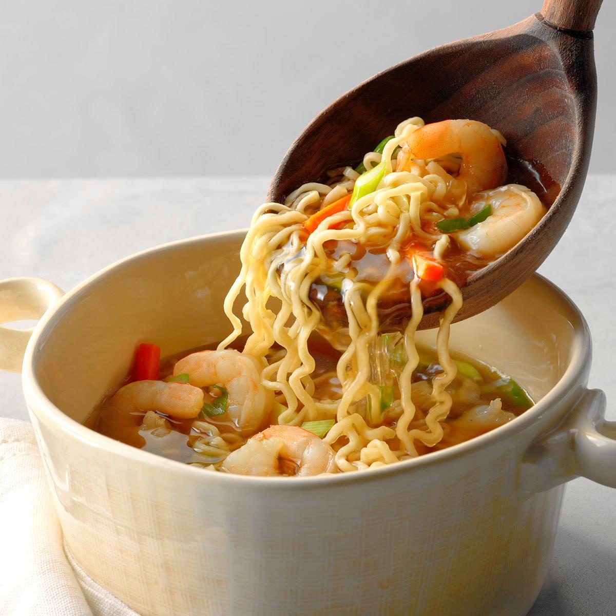 Nissin Ramen Noodle Soup, Shrimp Flavor 3 Oz, Asian Soups & Ramen