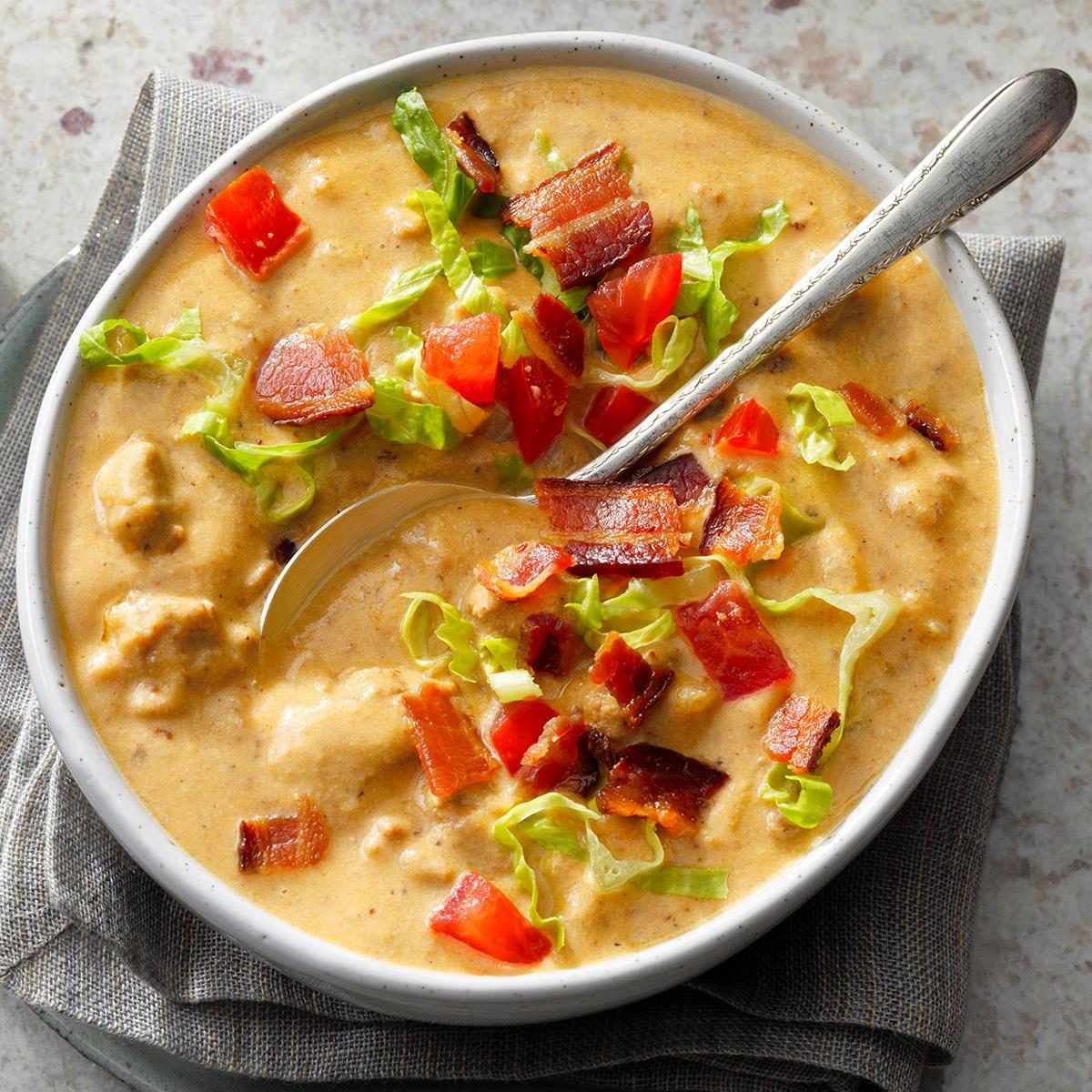 Bacon Cheeseburger Soup Exps Sbz19 153353 B09 21 4b 2