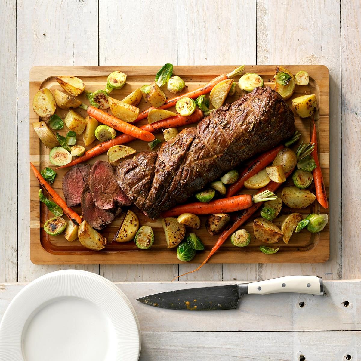 Beef Tenderloin With Roasted Vegetables Recipe How To Make It Taste Of Home
