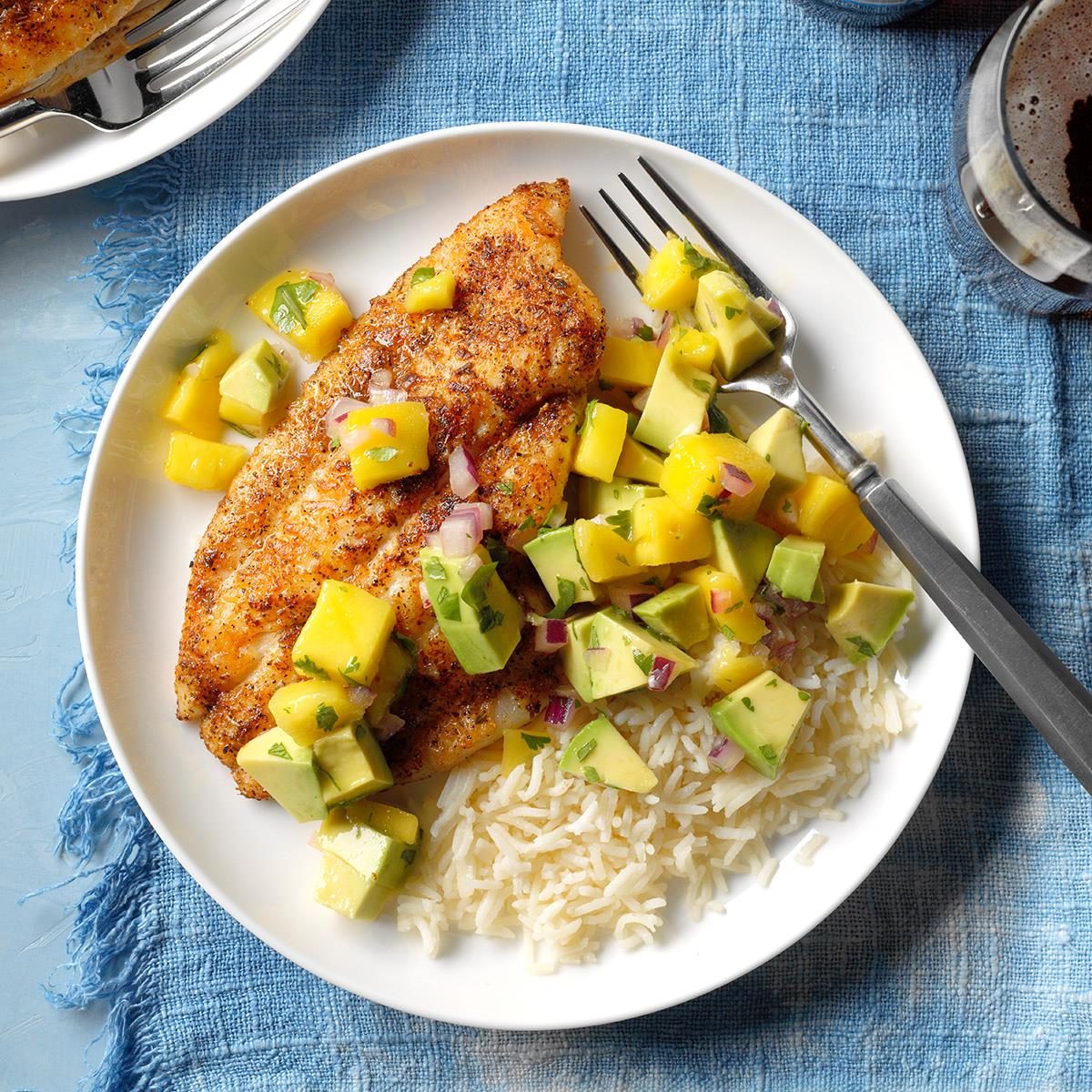 Blackened Catfish With Mango Avocado Salsa Exps Cimz17 121843 B07 18 5b 8