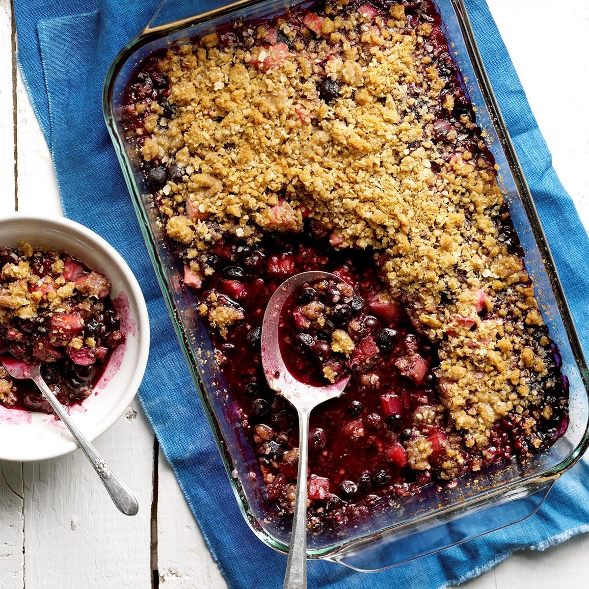 Blueberry Rhubarb Crumble Exps Bdsmz17 37476 B03 02 4b