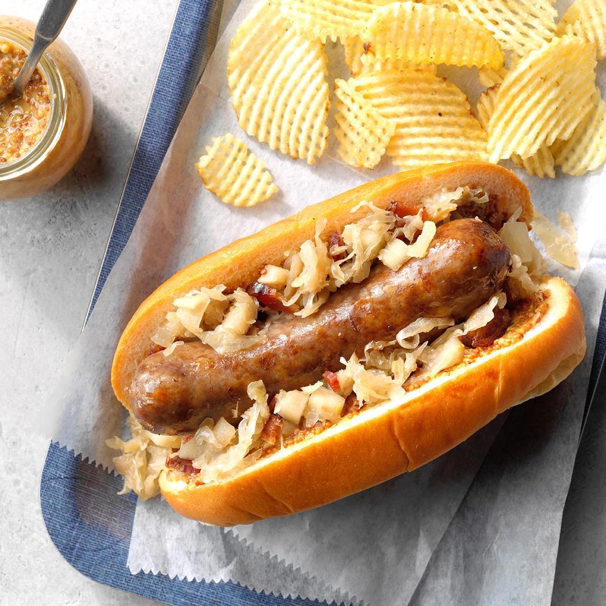 Brats With Sauerkraut Exps Scbz18 30674 E07 25 5b 5