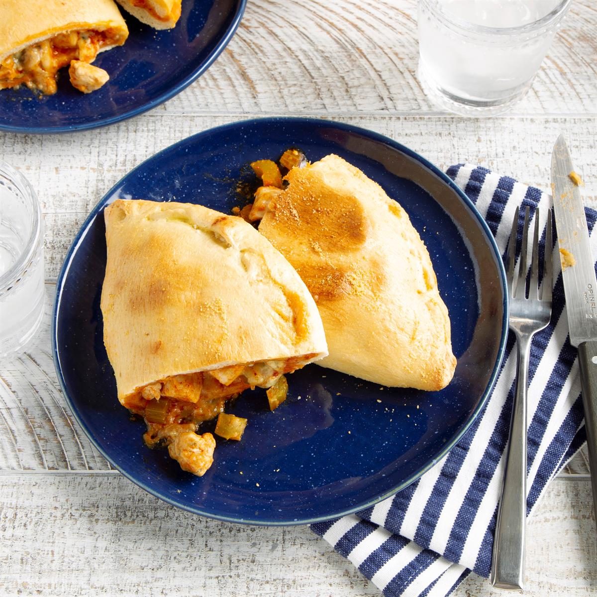 Buffalo Chicken Calzones Exps Ft21 16755 F 1109 1