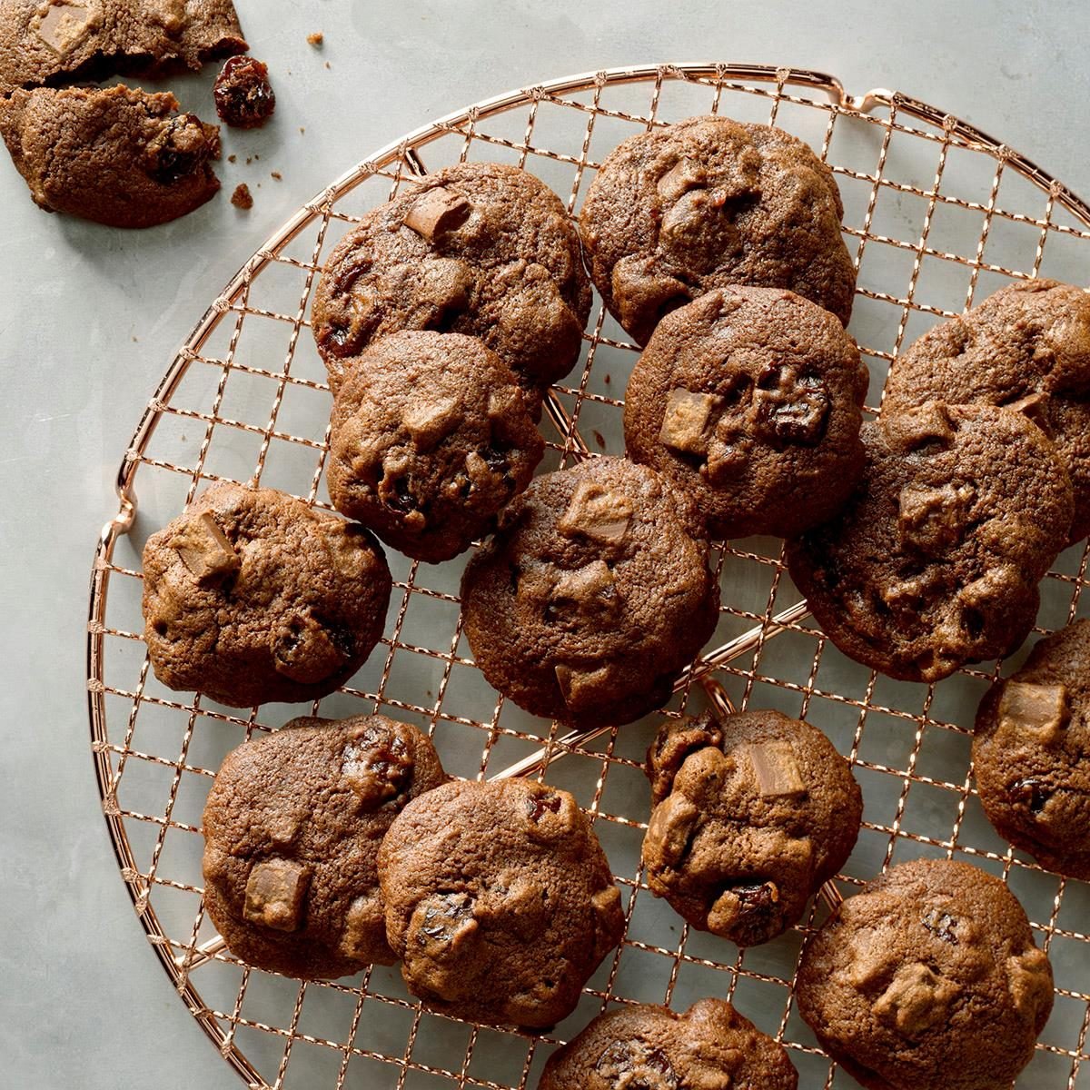Chocolate Chunk Muesli Snack Cookies Recipe - Flora & Vino