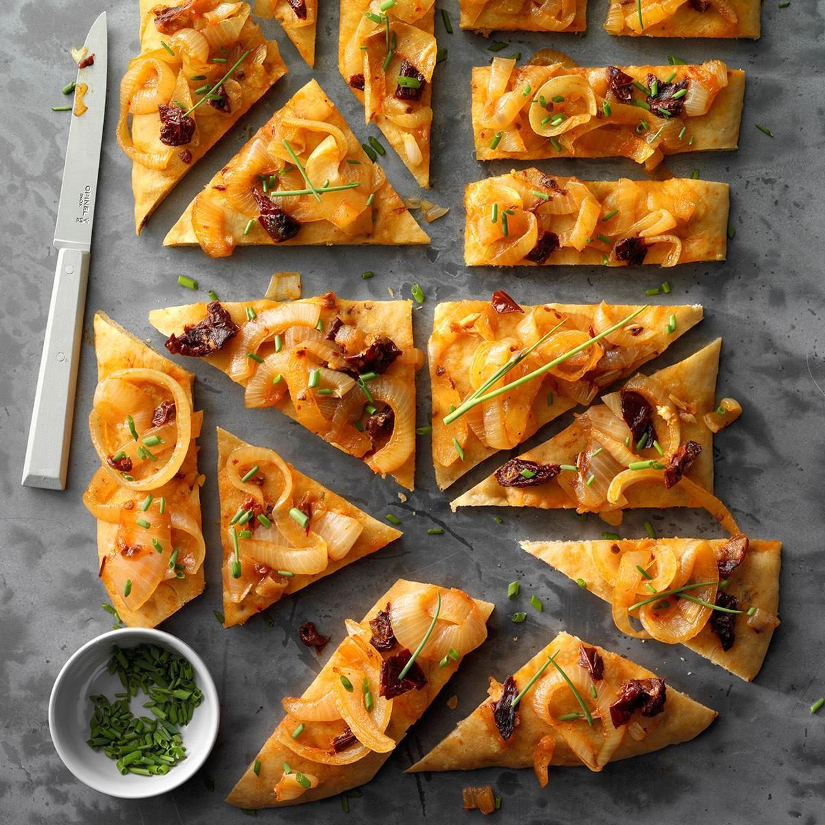 https://www.tasteofhome.com/wp-content/uploads/2018/01/Chipotle-Focaccia-with-Garlic-Onion-Topping_EXPS_FBMZ19_86649_E05_02_2b.jpg