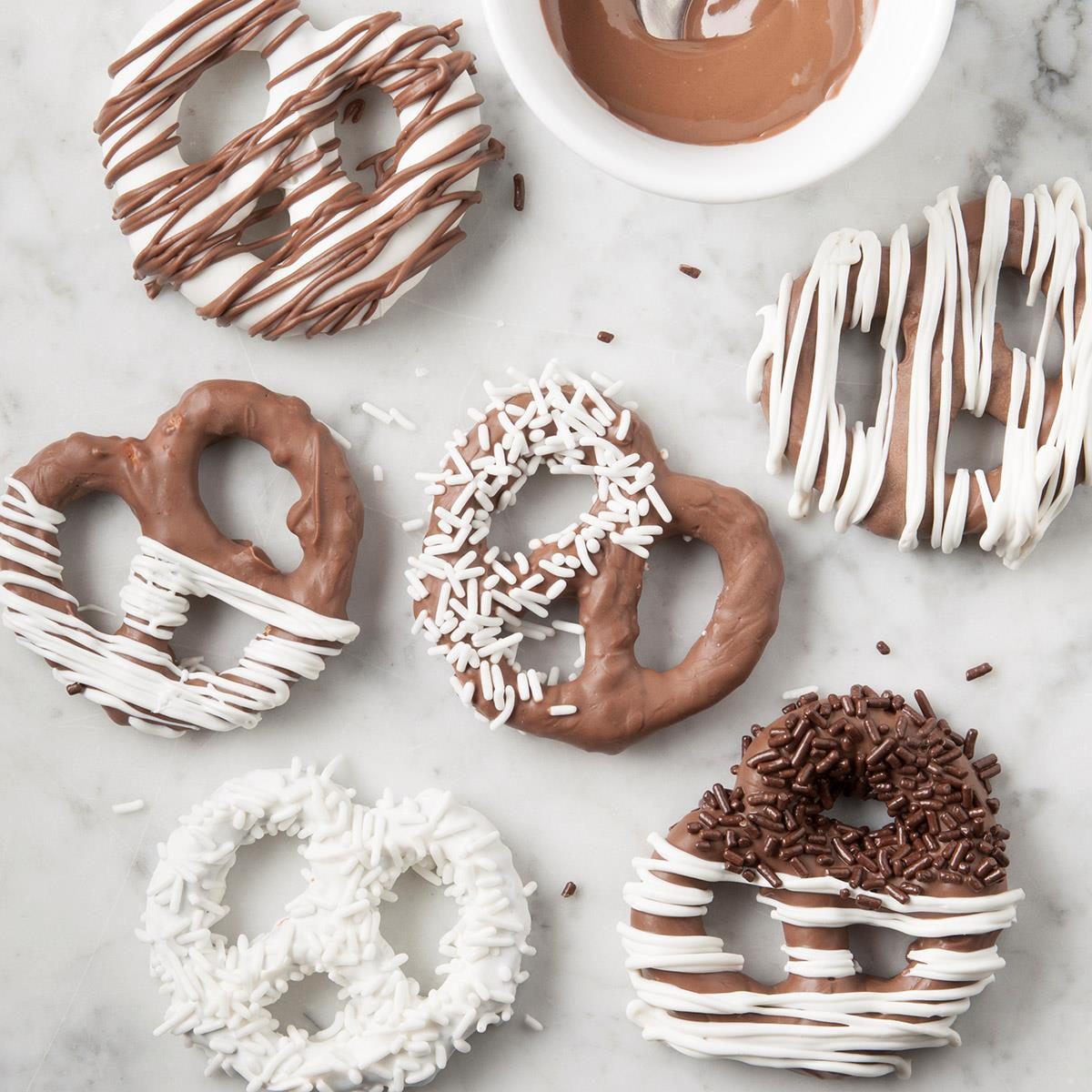 Easy Neighbor Christmas Gift Idea- Nutella and Pretzels with