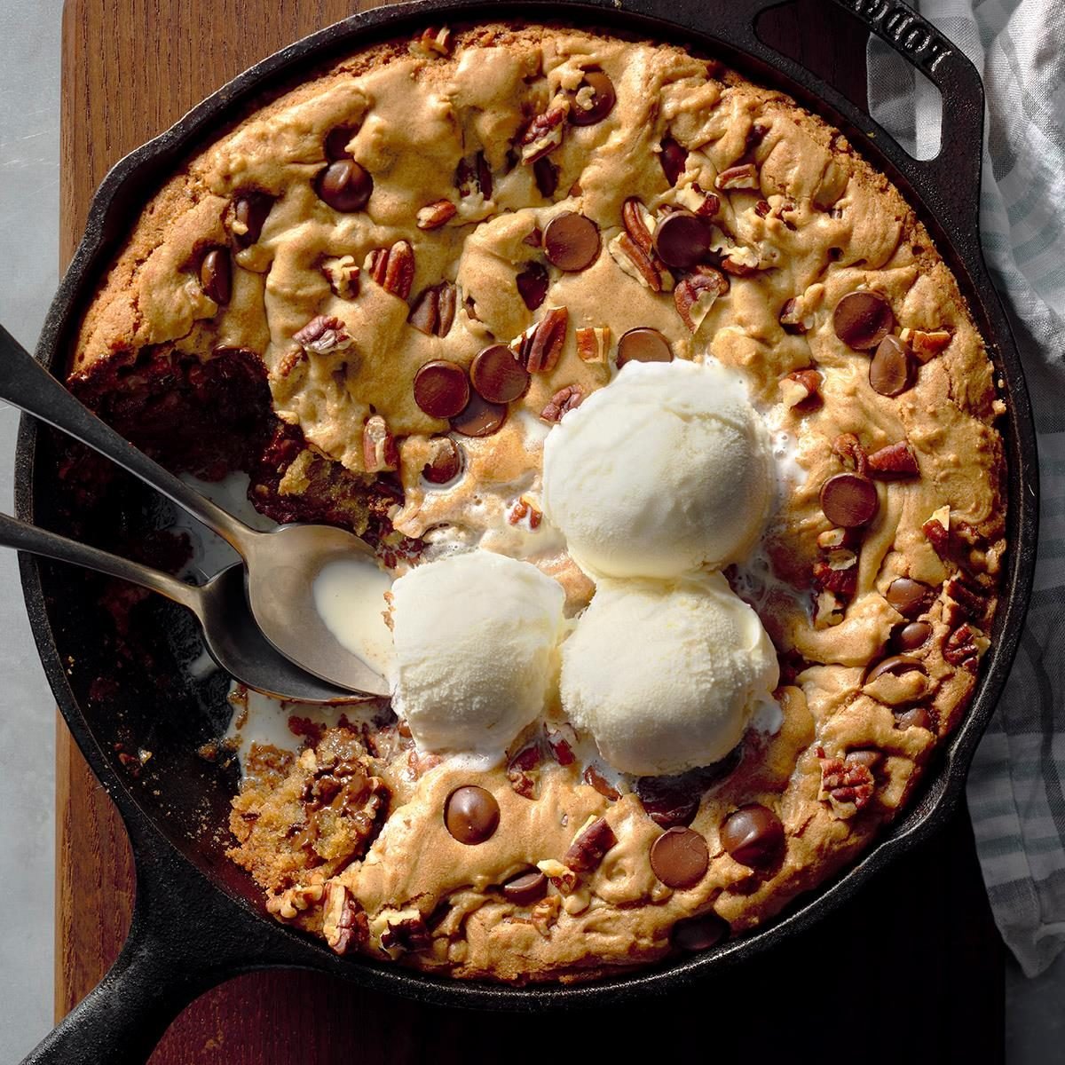 Chocolate Pecan Skillet Cookie Recipe | Taste of Home