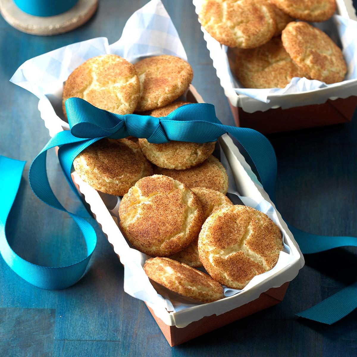 Cinnamon Sugar Crackle Cookies