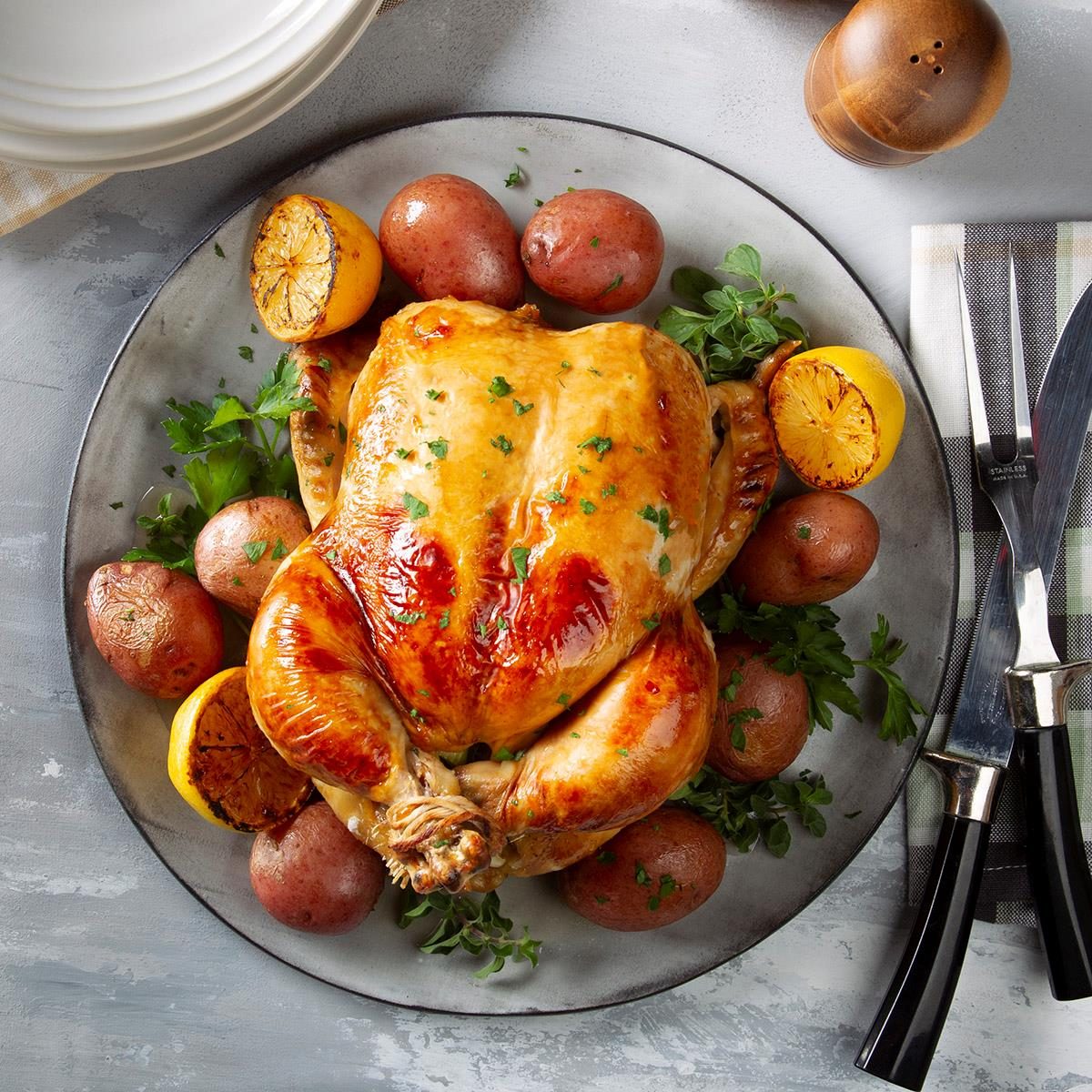 https://www.tasteofhome.com/wp-content/uploads/2018/01/Country-Roasted-Chicken_EXPS_FT20_17623_F_0130_1.jpg