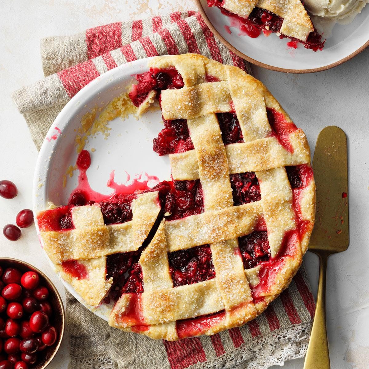 Cran-Raspberry Pie Recipe: How to Make It