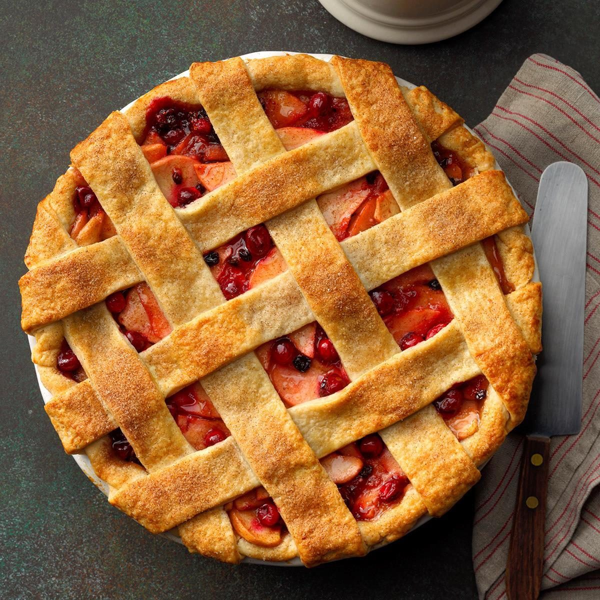 Cranberry Apple Lattice Pie Exps Thca19 161463 B01 31 4b 12