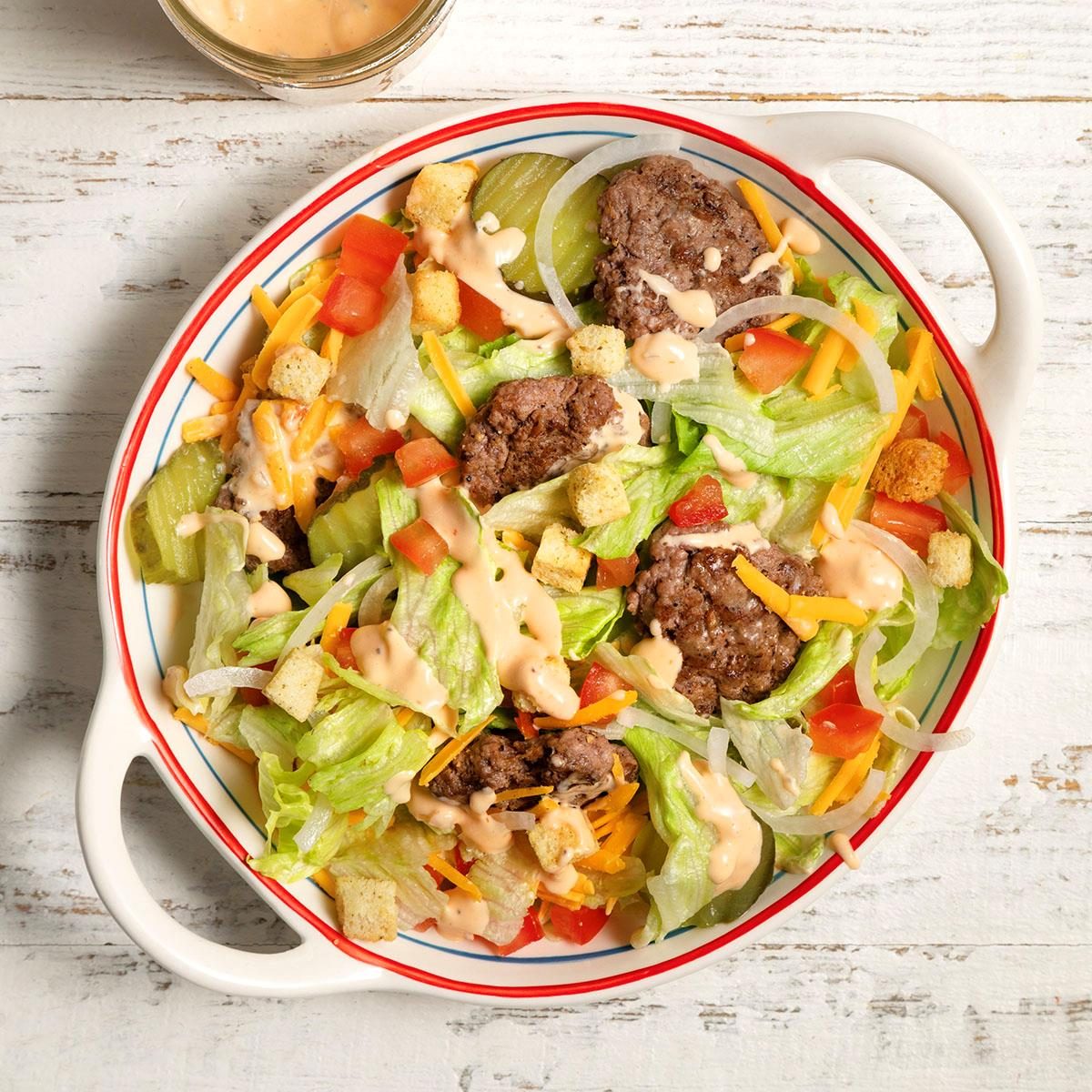 Deluxe Cheeseburger Salad Exps Ft24 104297 St 0522 9