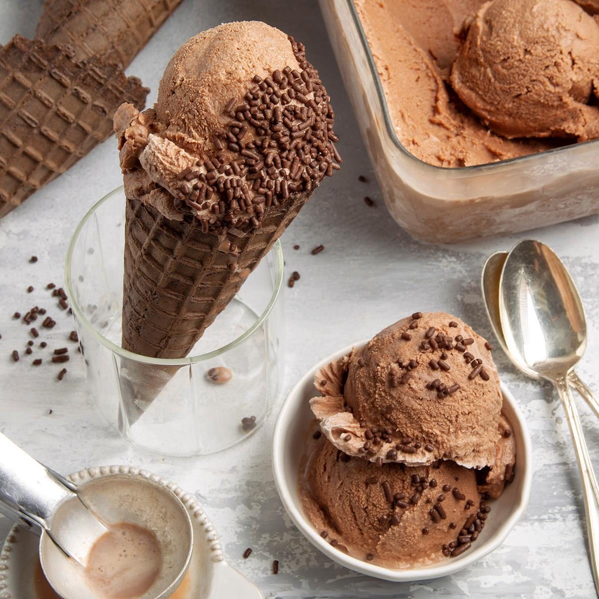 https://www.tasteofhome.com/wp-content/uploads/2018/01/Easy-Chocolate-Ice-Cream_EXPS_FT21_4798_F_0506_1.jpg?fit=700%2C1024