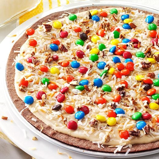 18 Sweet Dessert Pizza Recipes Taste Of Home