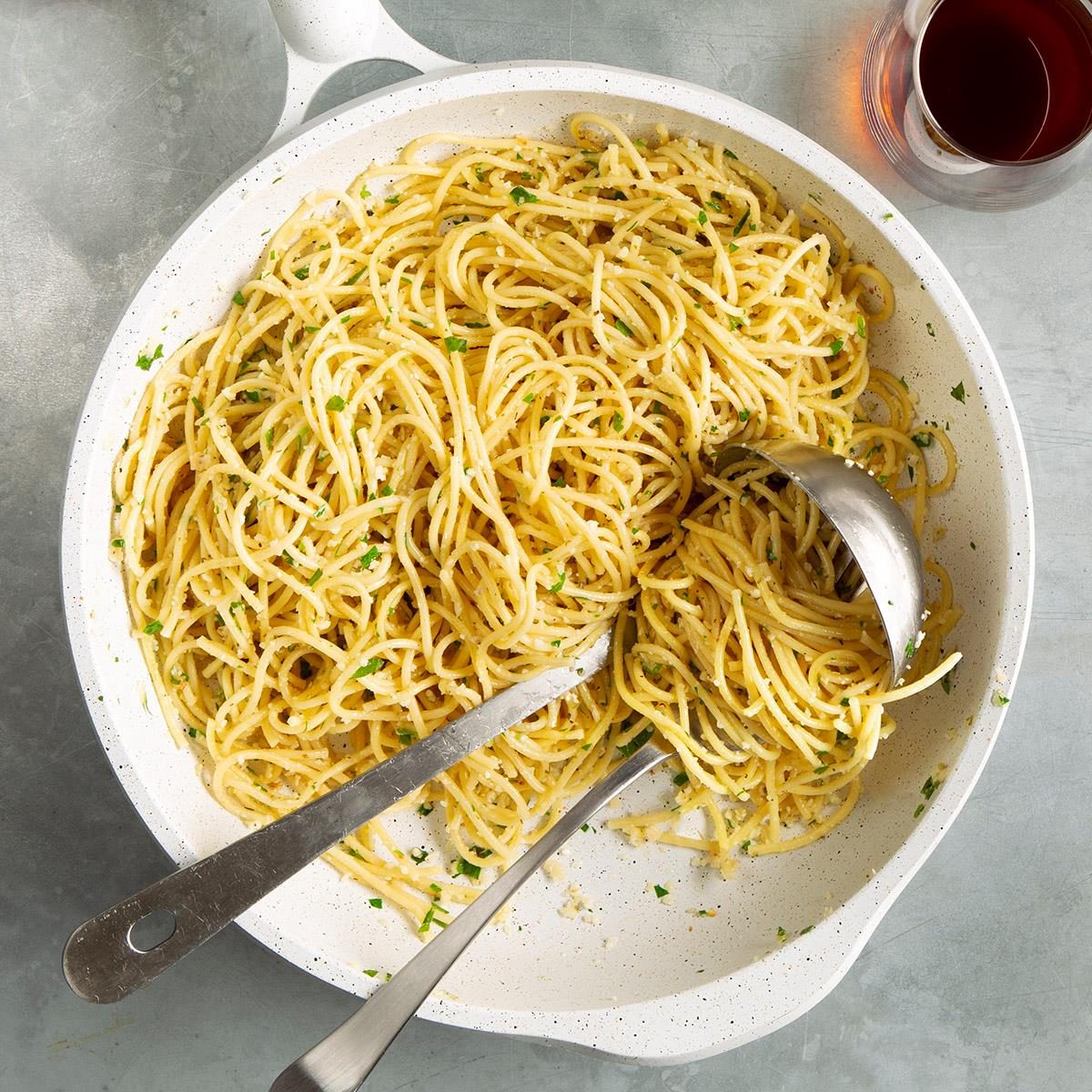 Garlic Spaghetti Recipe: How to Make It
