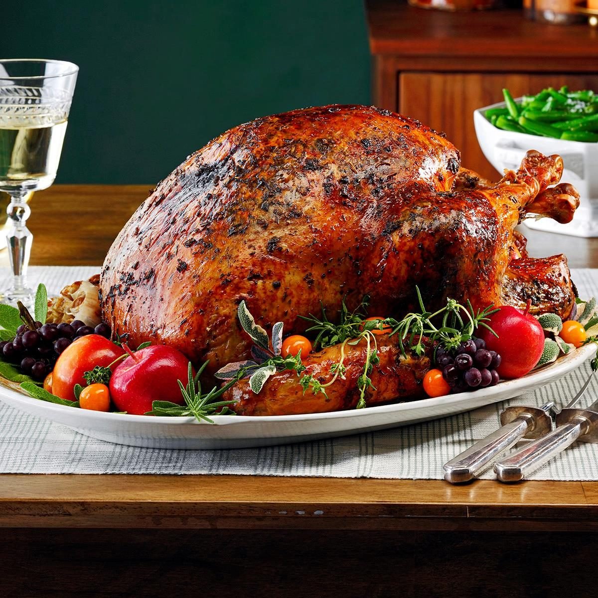 Thanksgiving Dinner: How to Prepare Your Turkey and Trimmings Safely