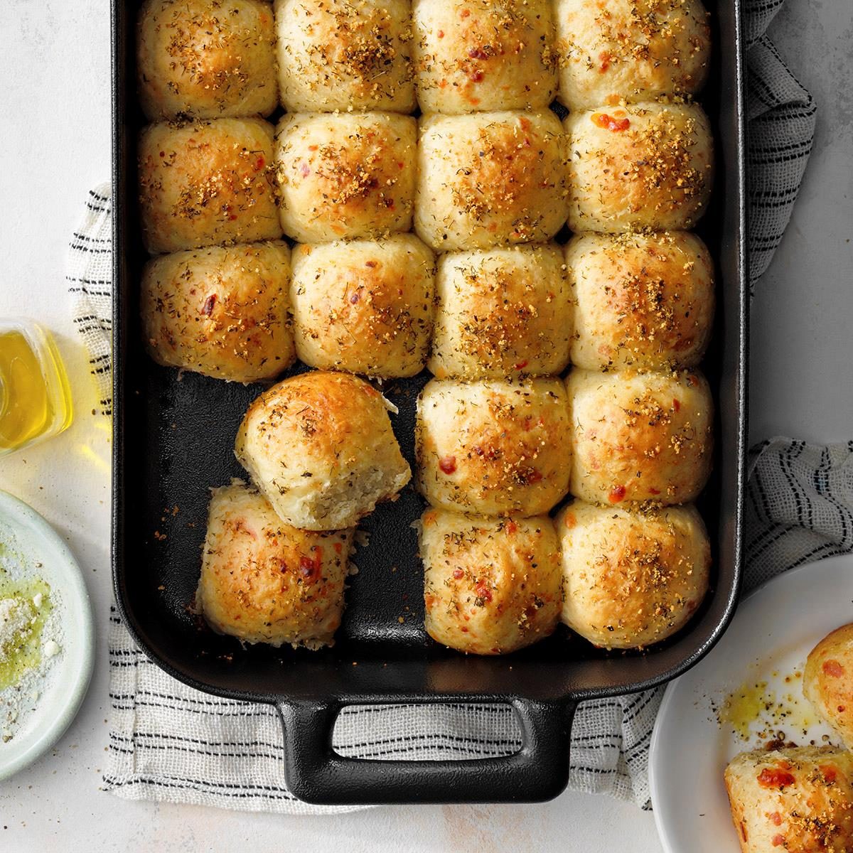 Holiday Herb Cheese Rolls Exps 13x9bz21 132528 E10 08 5b 17