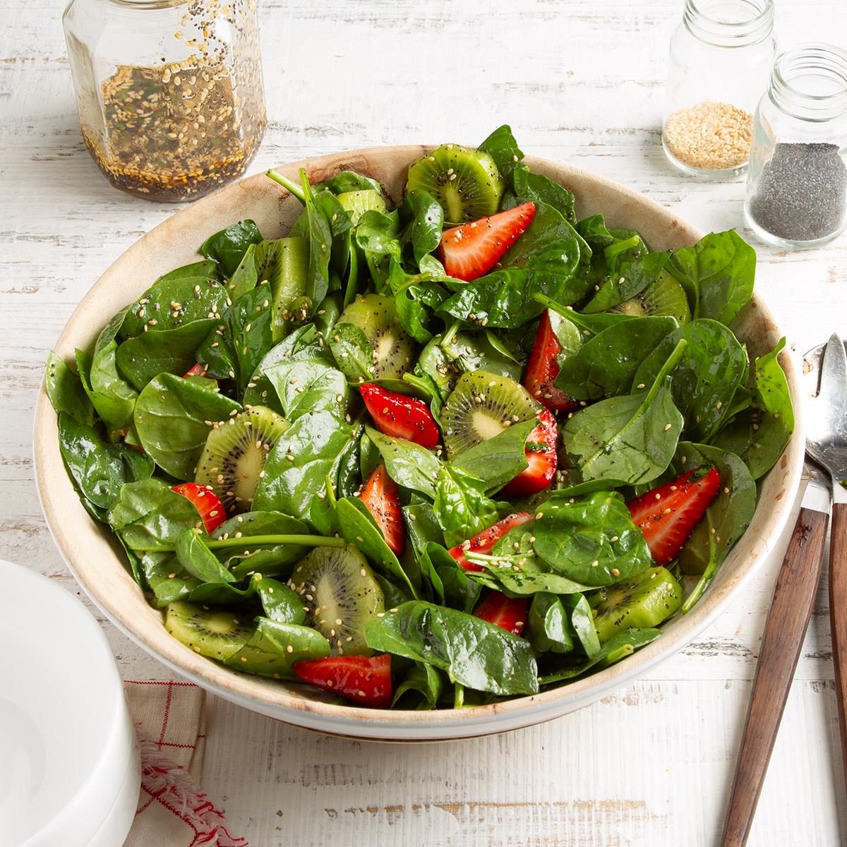 Kiwi Strawberry Spinach Salad