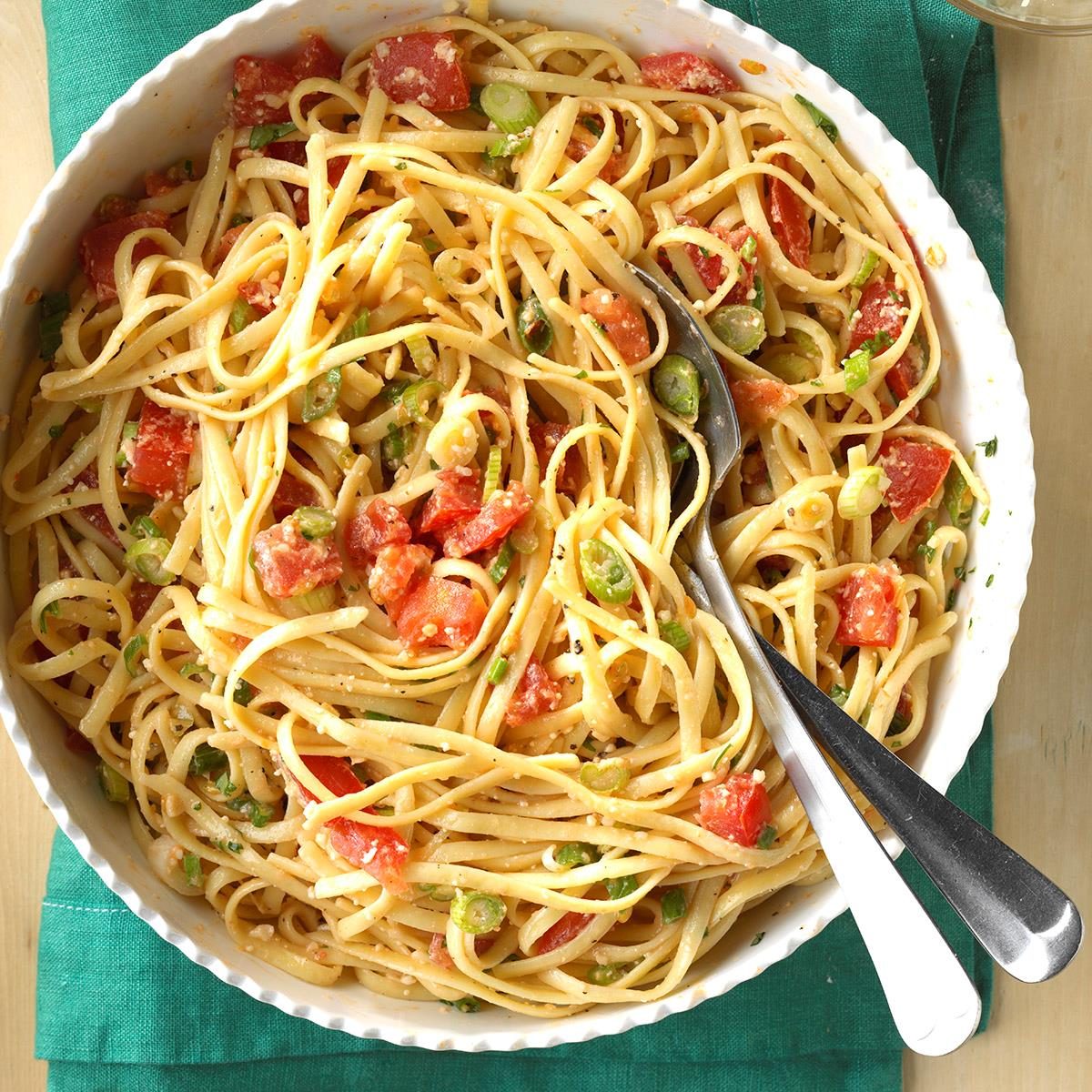Linguine with Fresh Tomatoes Recipe: How to Make It