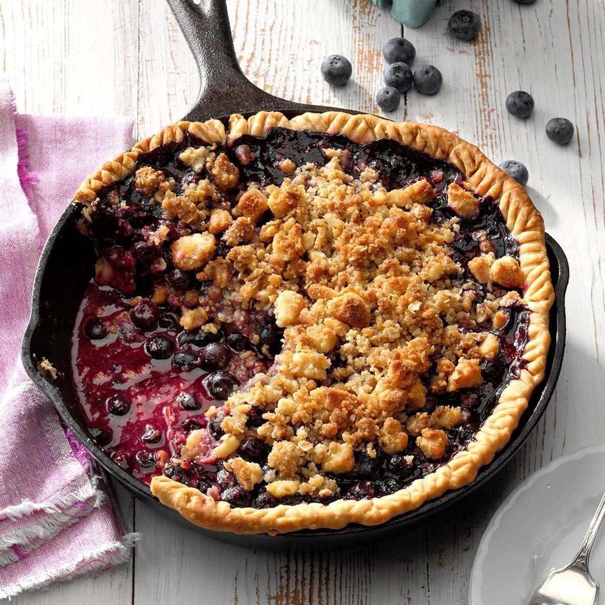 Maine Blueberry Pie With Crumb Topping Recipe How To Make It Taste Of Home 