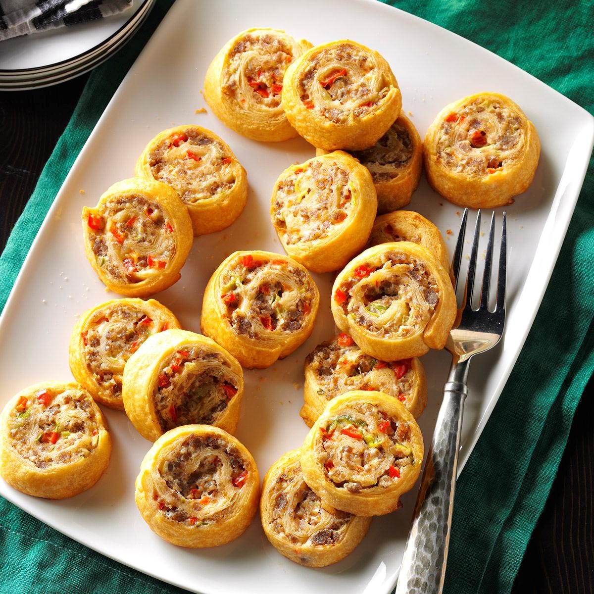 Make Ahead Sausage Pinwheels Exps Sddj17 195761 D08 10 6b 9